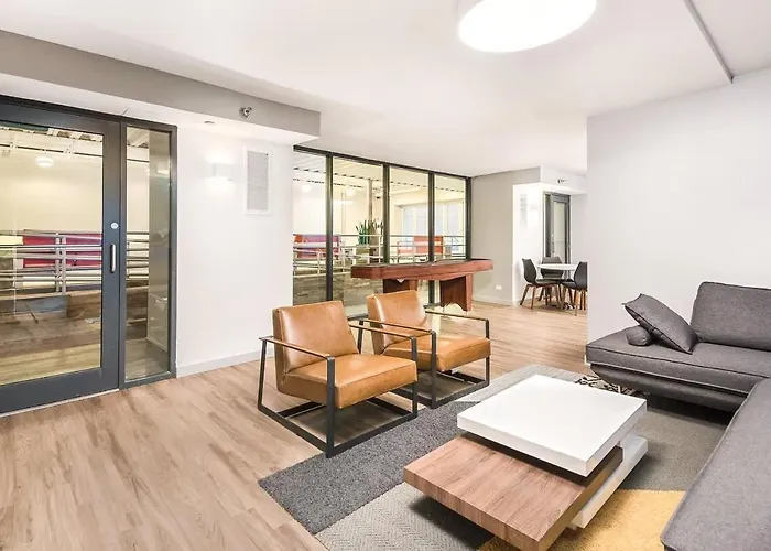 Ultimate 3br Luxury Near Navy Pier With Gym & Pool By Envitae Apartment