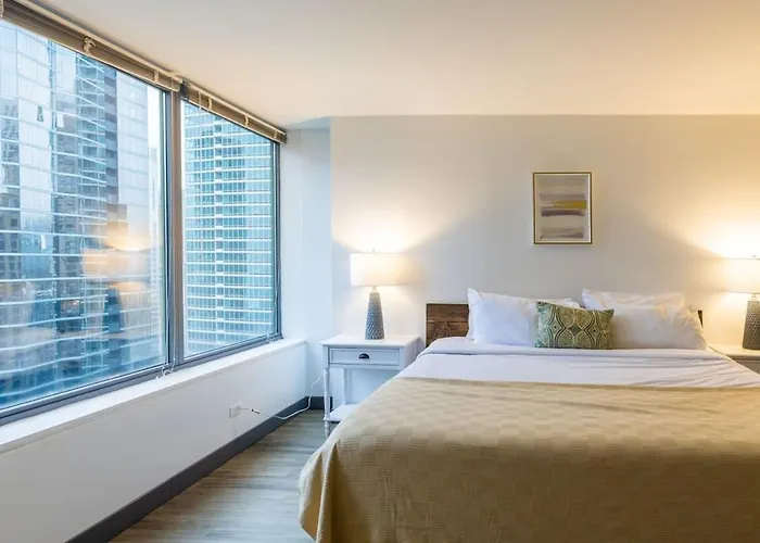 Ultimate 3br Luxury Near Navy Pier With Gym & Pool By Envitae