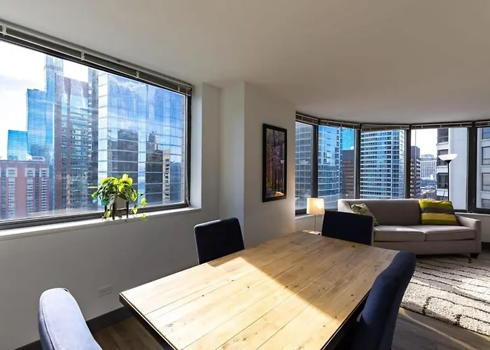 Ultimate 3br Luxury Near Navy Pier With Gym & Pool By Envitae Apartment Chicago