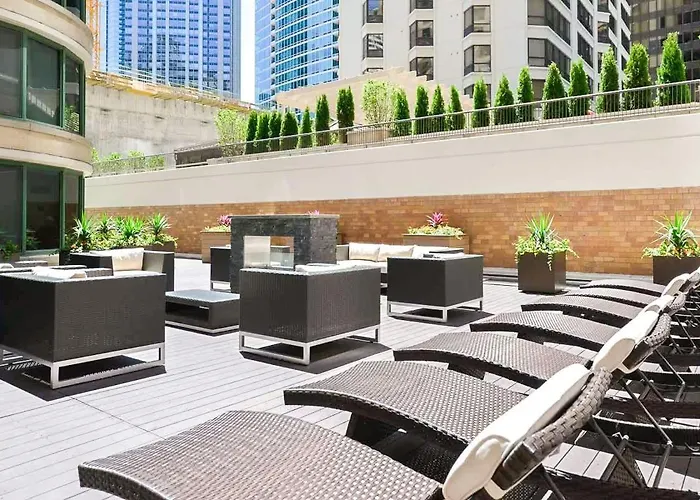 Apartment Ultimate 3br Luxury Near Navy Pier With Gym & Pool By Envitae Chicago