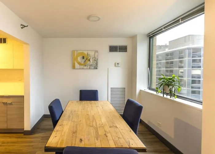 Ultimate 3br Luxury Near Navy Pier With Gym & Pool By Envitae