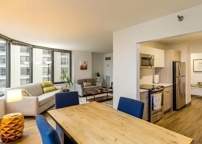 Apartment Ultimate 3br Luxury Near Navy Pier With Gym & Pool By Envitae Chicago
