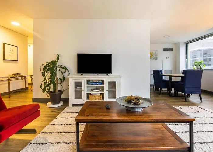 Ultimate 3br Luxury Near Navy Pier With Gym & Pool By Envitae Apartment Chicago