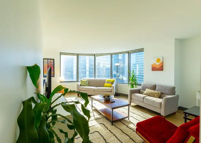 Ultimate 3br Luxury Near Navy Pier With Gym & Pool By Envitae Chicago