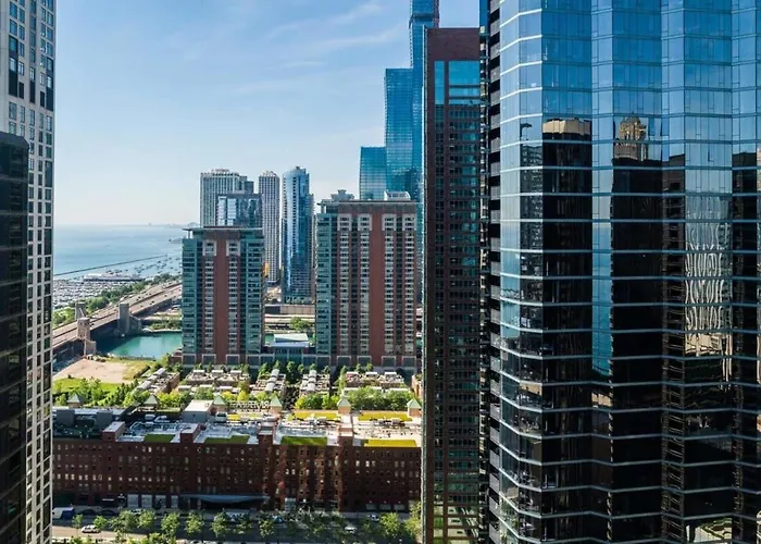 Ultimate 3br Luxury Near Navy Pier With Gym & Pool By Envitae
